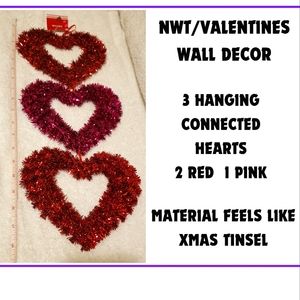 🔥NWT / VALENTINES WALL HANGING DECOR 3 HEARTS CONNECTED 💕
